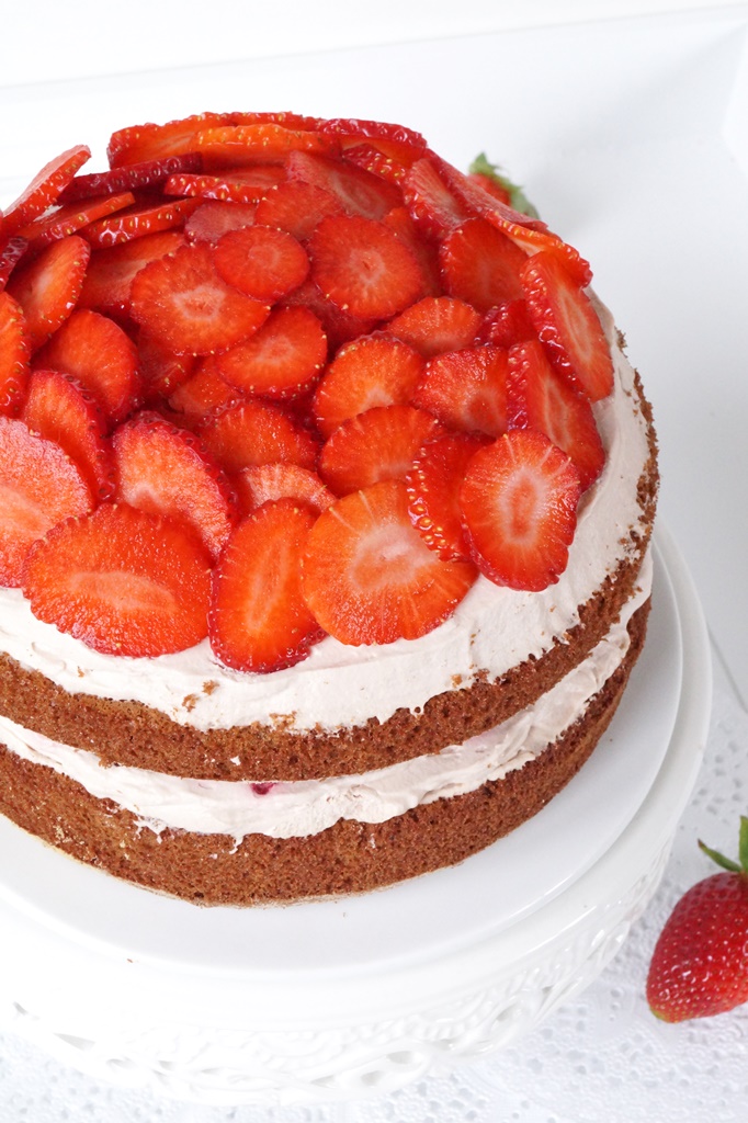 fruchtige Erdbeer-Nougat-Torte – deliciouslyVEGGIE